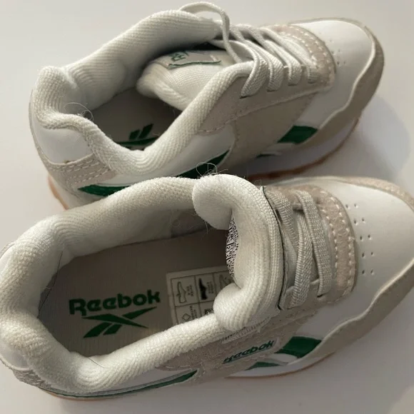 Reebok Classic White/Green Boys Sneakers - Picture 6 of 7